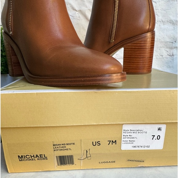 Regan leather boots with MK slider Color: Luggage size 7 Women fall winter boots - Picture 13 of 13